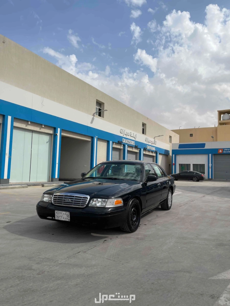 للبيع فورد كراون فكتوريا 2012 ممشئ 121 الف للبيع ع السوم