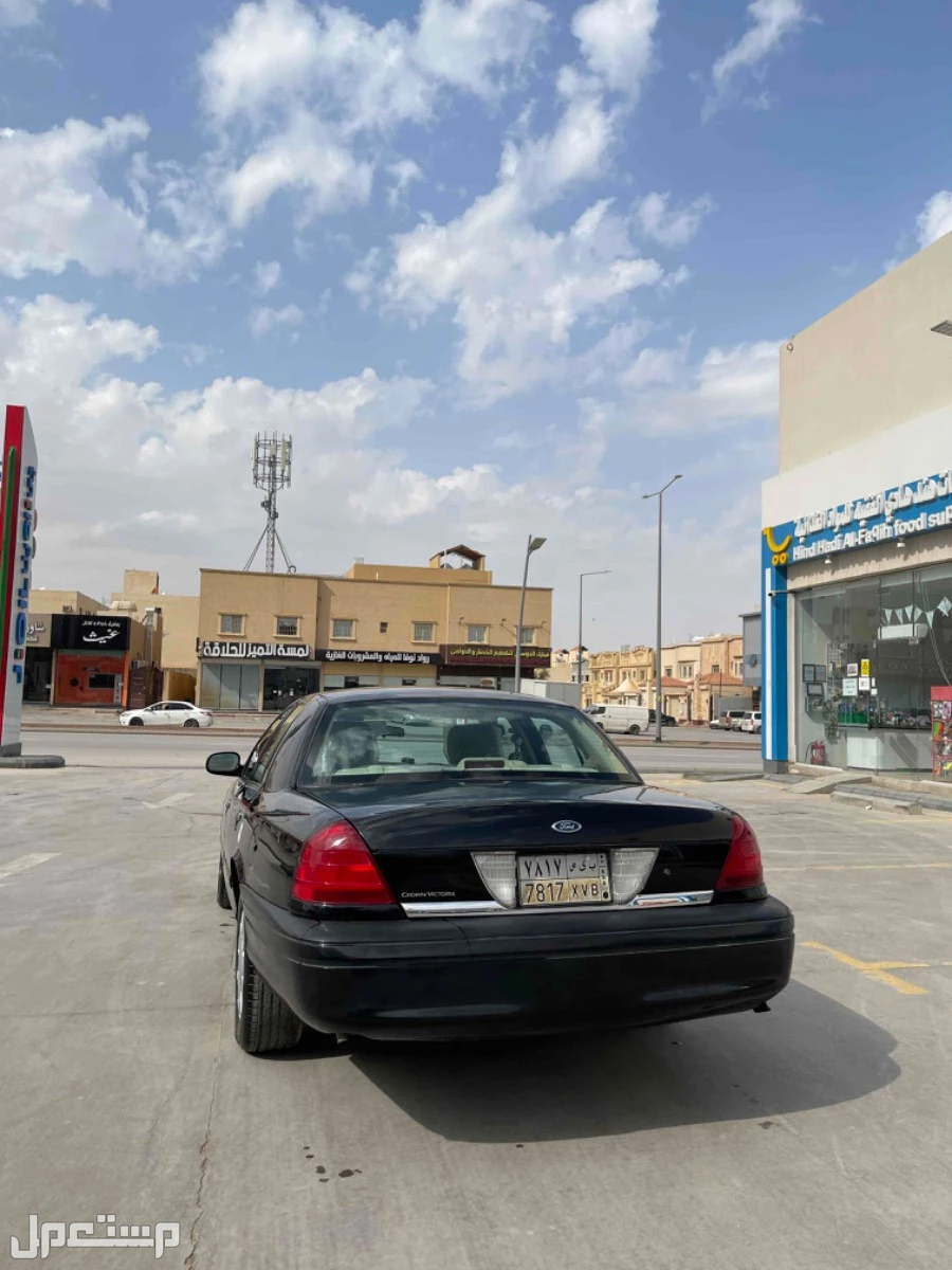 للبيع فورد كراون فكتوريا 2012 ممشئ 121 الف للبيع ع السوم