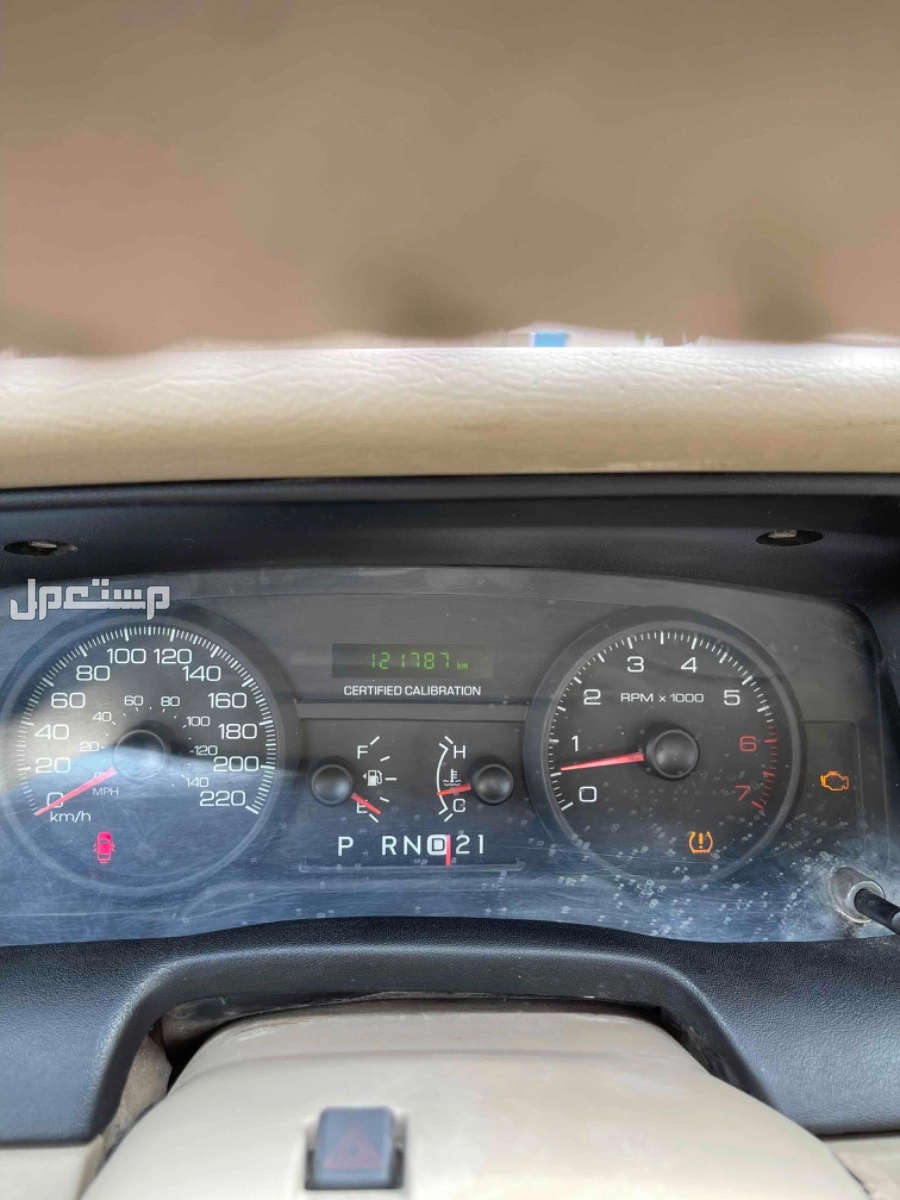 للبيع فورد كراون فكتوريا 2012 ممشئ 121 الف للبيع ع السوم