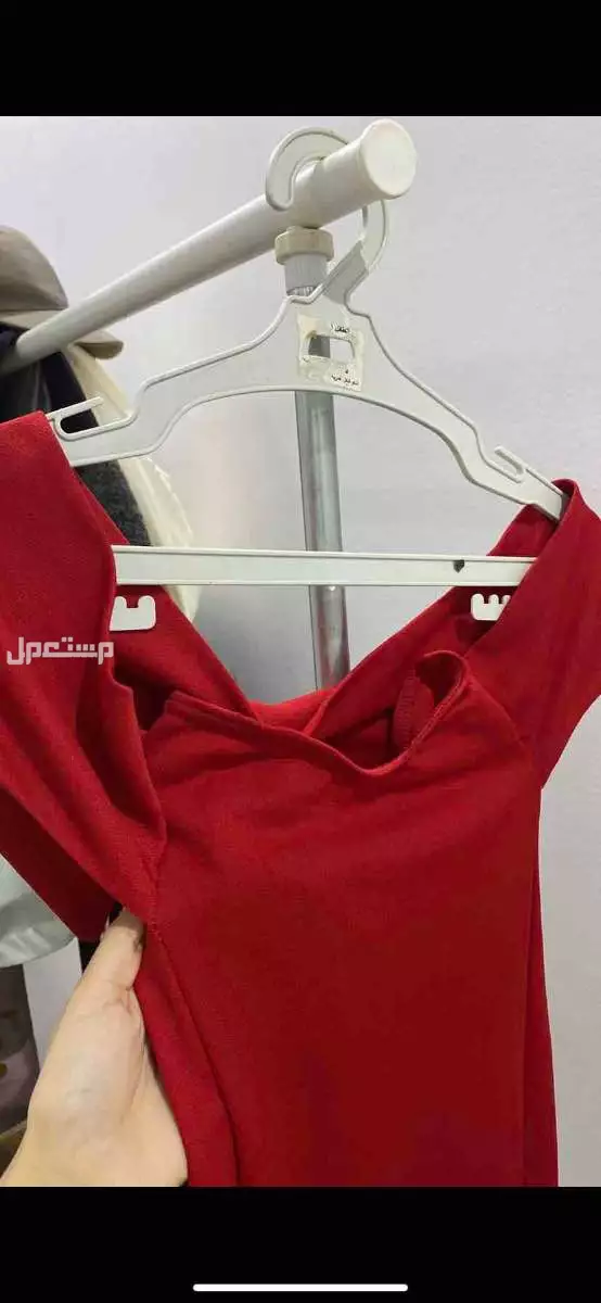 فساتين مستعمله كم ساعه بس جديده ع الذمه للتواصل خاص فستان يلبس سمول وميديمب 100