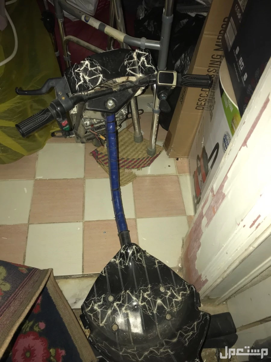 شارع النخيل:حي الضمد للبيع سكوتر كفرات جديده وبس بطارية تغيرها