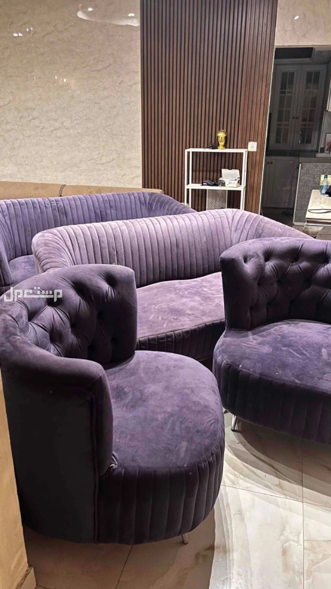 كنب للبيع حلو وجميل شكله وتراه مفصله ويعطي شكل حلو لبيتك وجميل سبب البيع لاني شريت كنب ثاني