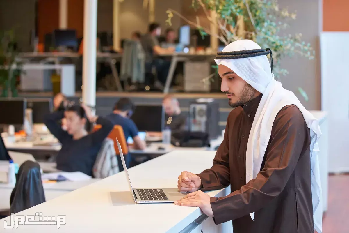 موعد دوام الموظفين بعد إجازة عيد الفطر 2025 موظف سعودي