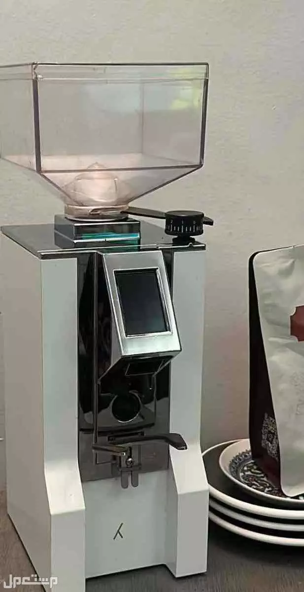 مطحنة قهوة يوريكا ميقنون XL نظيف جداً