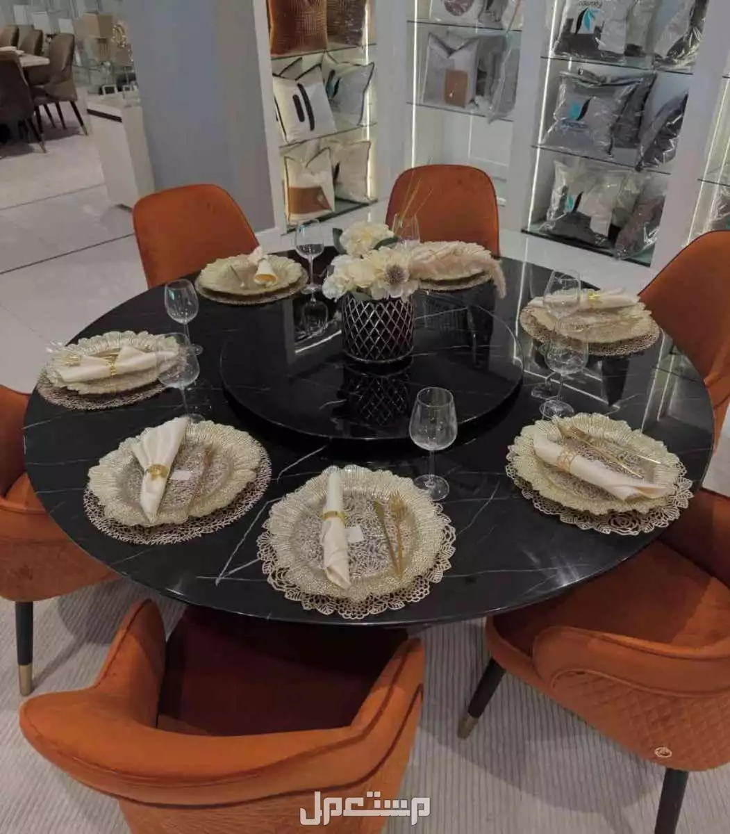 للبيع طاولة طعام مقاس 170 سم + 6 كراسي  في الخبر بسعر 1450 ريال سعودي