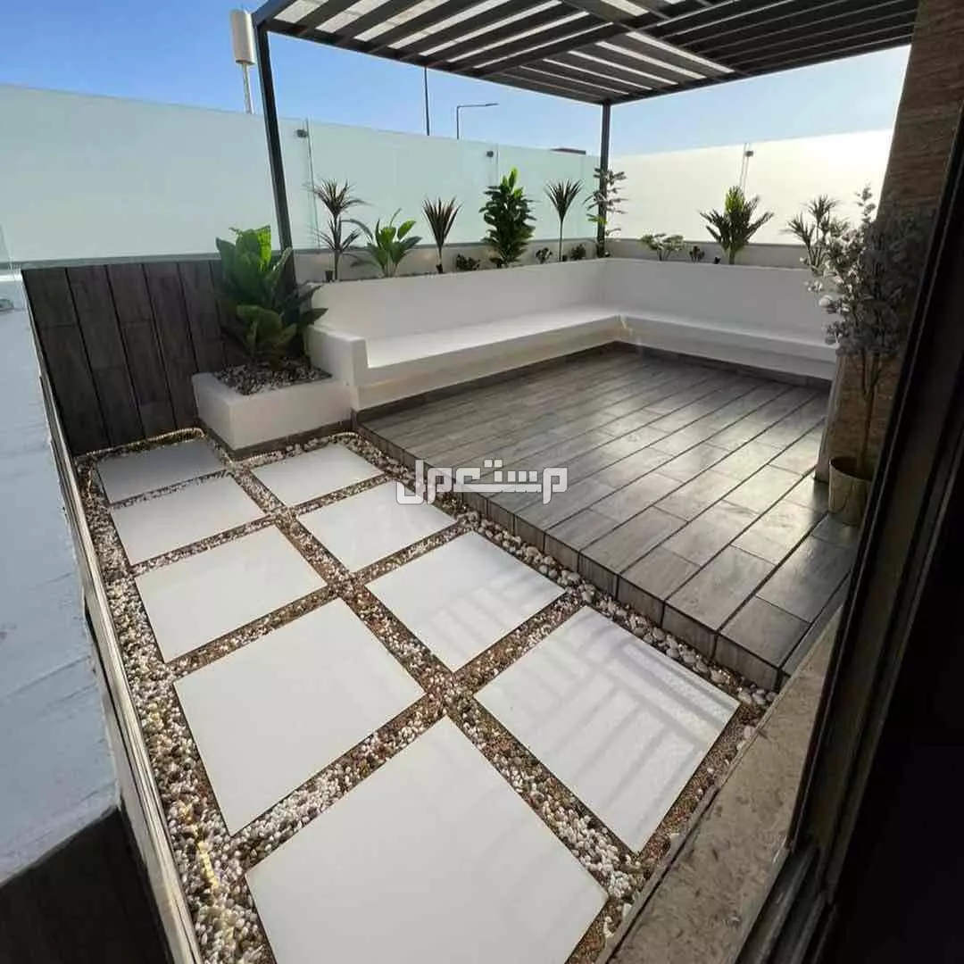 “مظلات عالية الجودة توفر الحماية من الشمس والأمطار، بتصاميم أنيقة تناسب الحدائق والمواقف والمساحات الخارجية، متوفرة بمقاسات وخامات متعددة.”