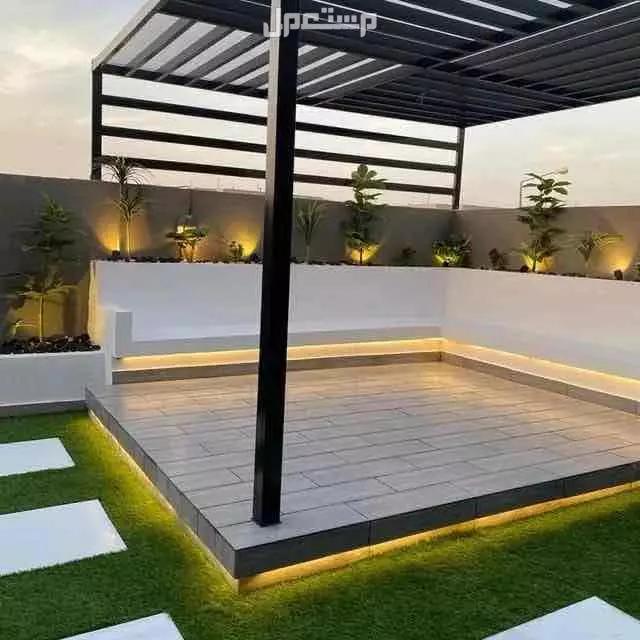 “مظلات عالية الجودة توفر الحماية من الشمس والأمطار، بتصاميم أنيقة تناسب الحدائق والمواقف والمساحات الخارجية، متوفرة بمقاسات وخامات متعددة.”