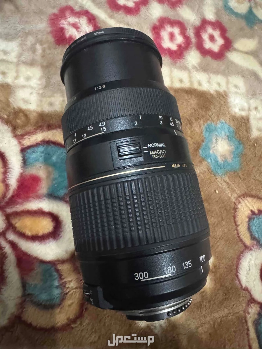 كامره نيكون D3100  بسعر 4500 ريال سعودي