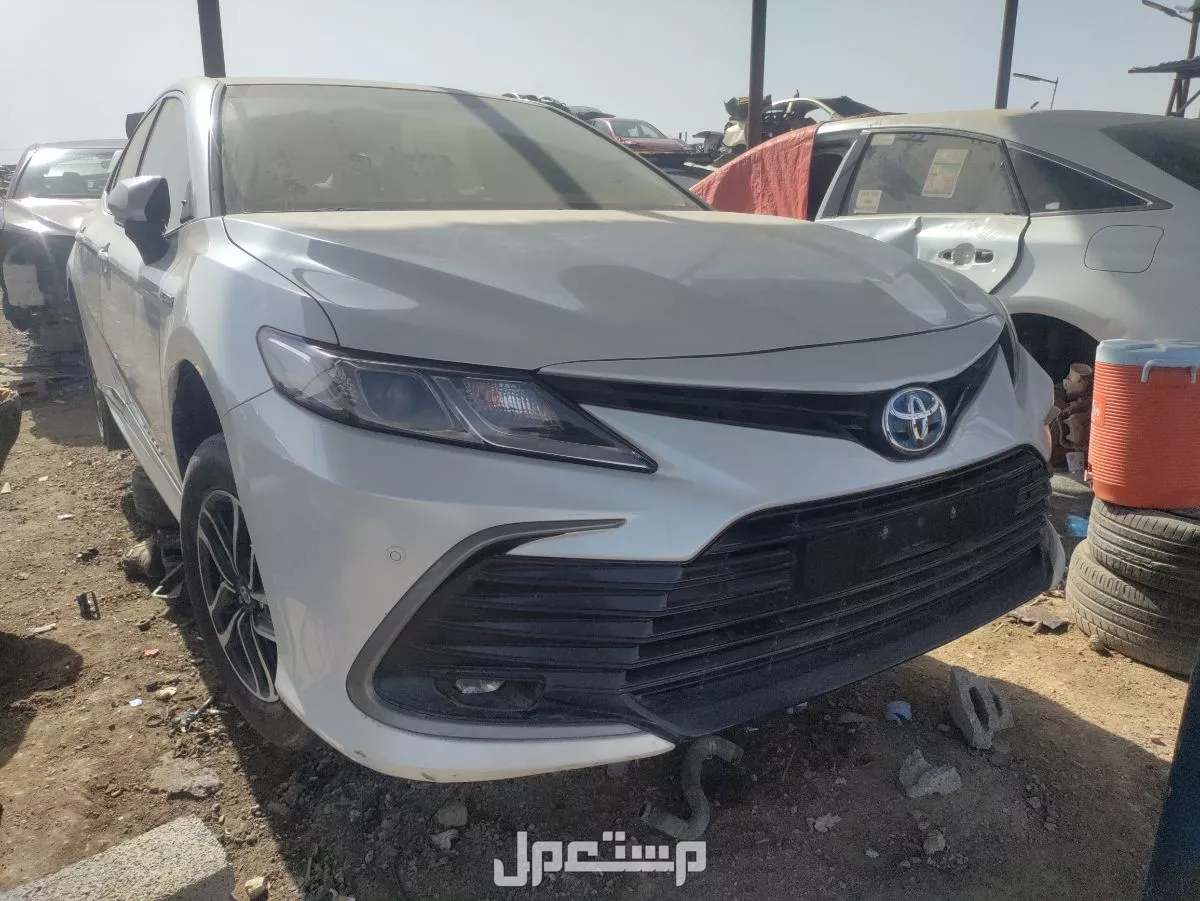 في الرياض بسعر 100 ريال سعودي لبيع قطع غيارت الكامري