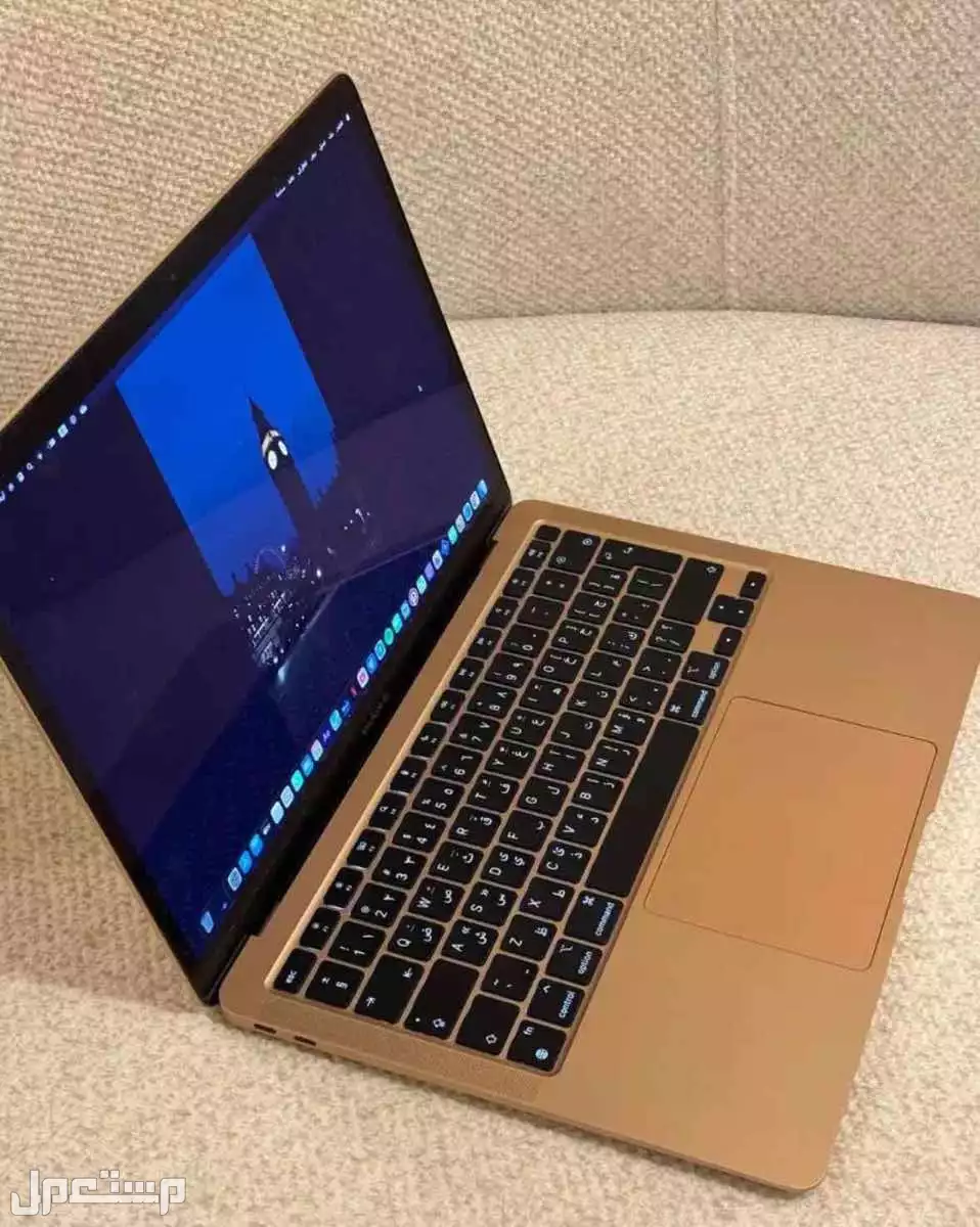 ماك بوك في جدة بسعر 2300 ريال سعودي