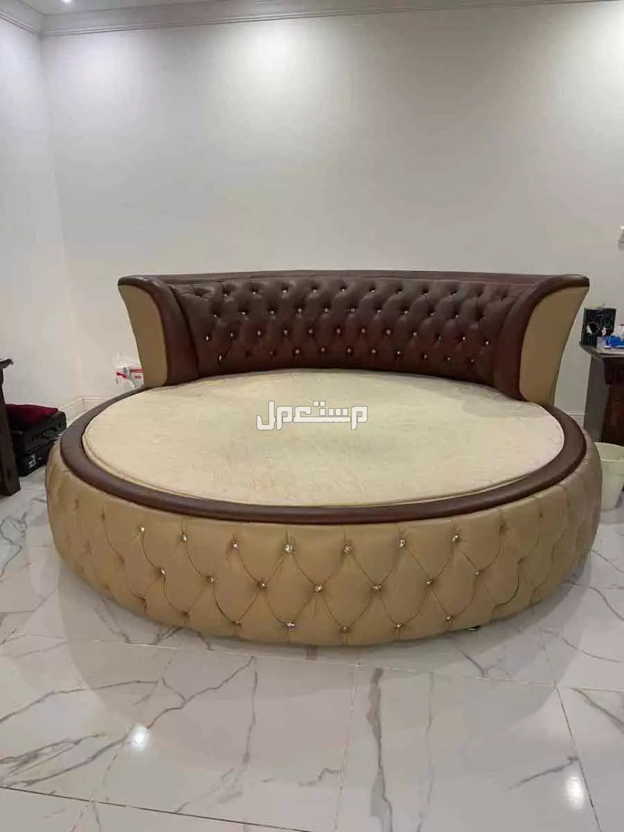 سرير فاخر ملكي للبيع بسعر مميز
