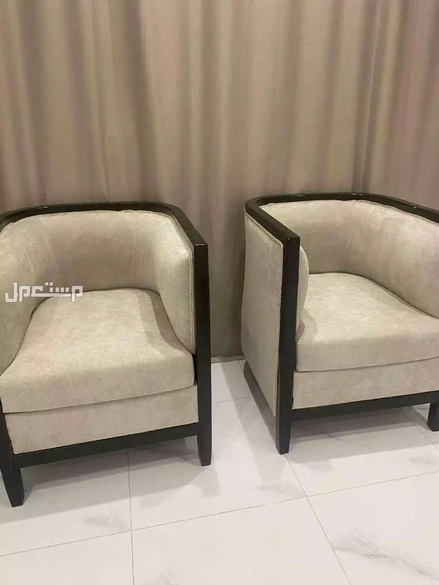 كراسي نظيفة جديده غير مستعمله بسعر 400 ريال سعودي في الطايف