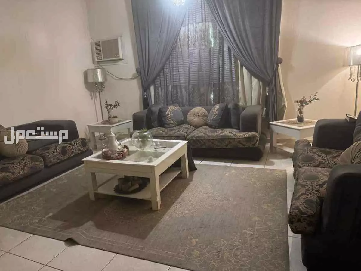 للبيع كنب صاله مجلس في جدة السامر 700