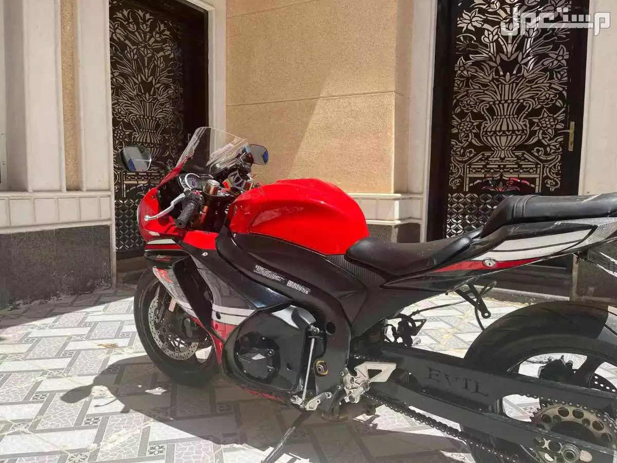 دباب سوزوكي الممشى 43000وقابل لزياده المكينه و قير شرط الفيابر كوبي ون استعامل يومين مانختلف مع الصامل.
