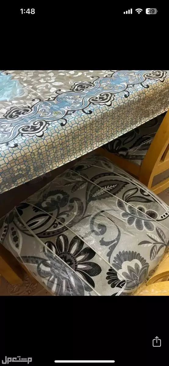 للبيع طاولة طعام مع 6 كراسي جديده