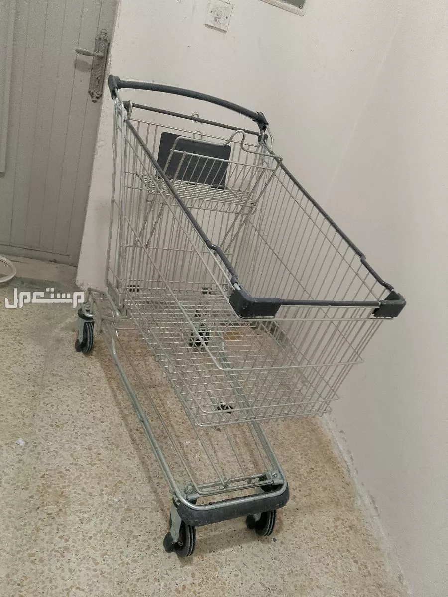 مطبخ + ثلاجه+ فرن + مسدس لحام + عربية تسوق  / للبيع