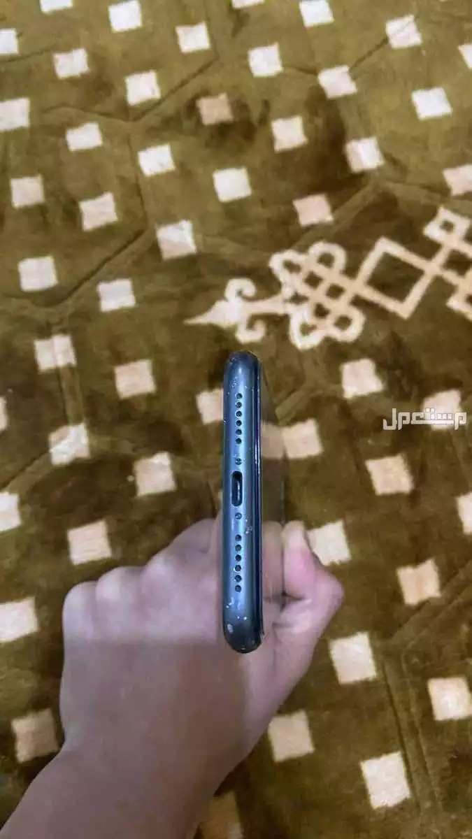 ايفون 11 لونه اسود في المدينة المنورة بسعر 900 ريال سعودي