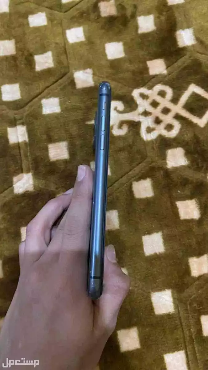 ايفون 11 لونه اسود في المدينة المنورة بسعر 900 ريال سعودي