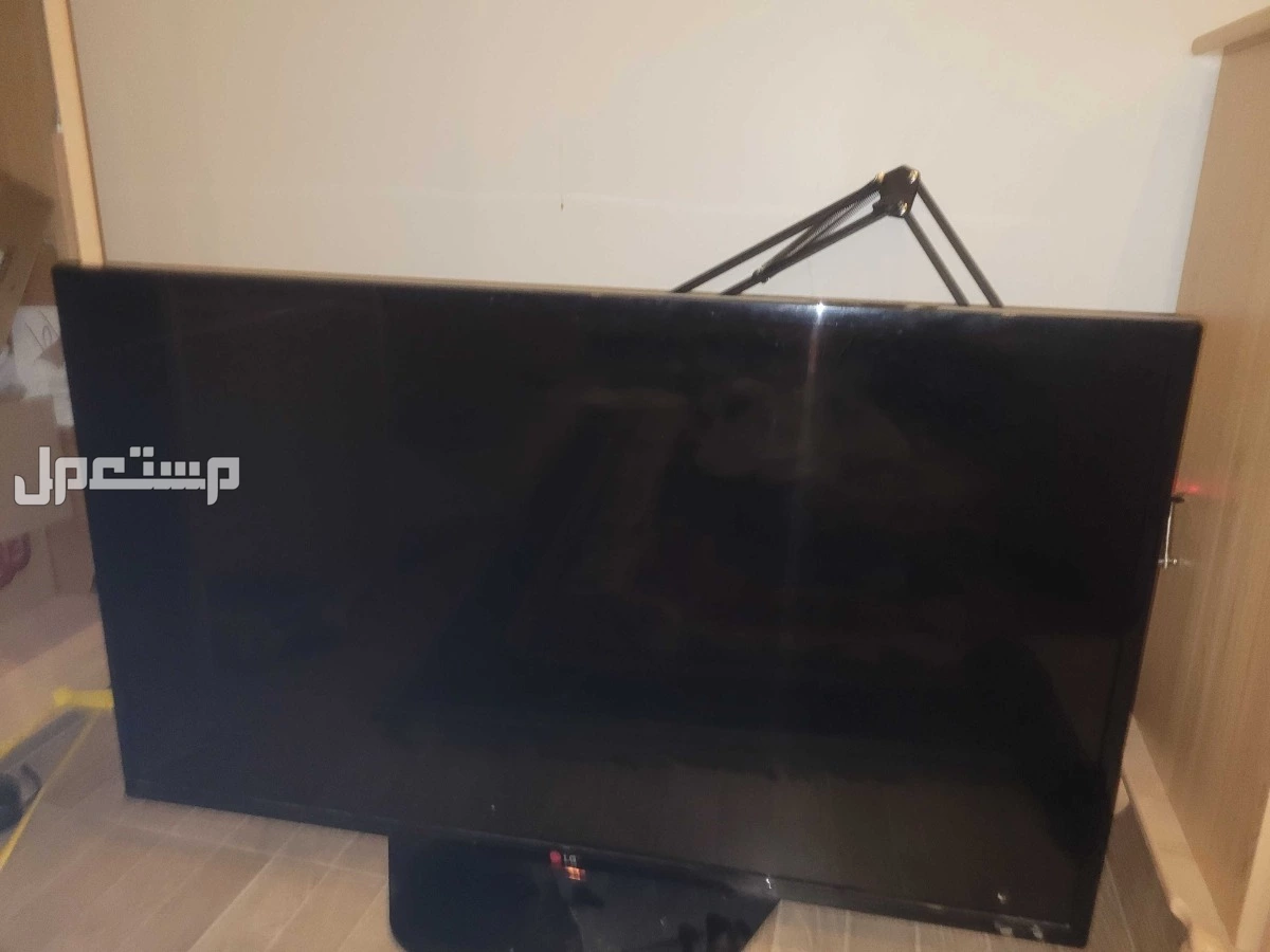 شاشه LG للبيع ما يجي الا الصامل في الدمام بسعر 1 ريال سعودي