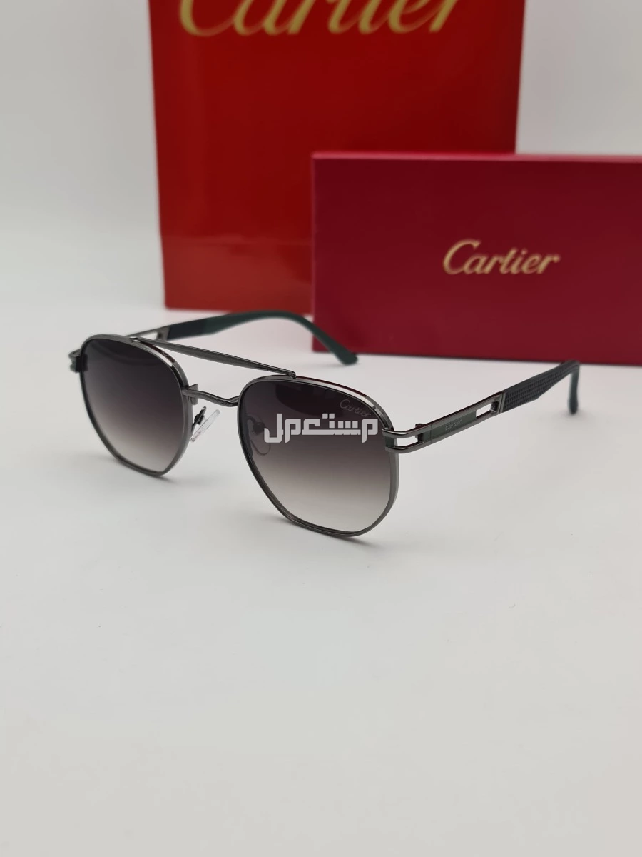 نظارات__ رجالي..  جديده من كاريتر.. مع جميع ملحقات الماركه.. **السعر100ريال..