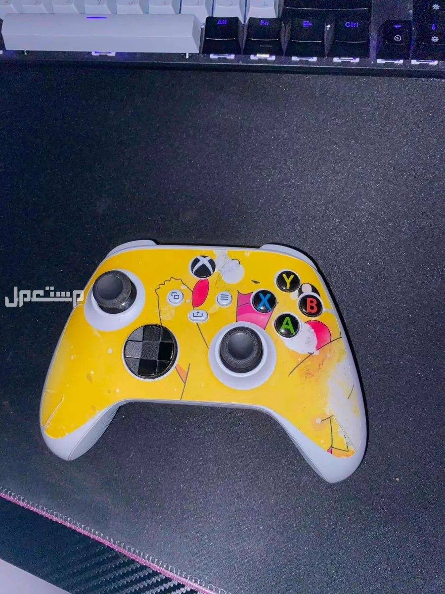 اكس بوكس سيريس اس مع 6 العاب وكنترولر  في جدة بسعر 950 ريال سعودي