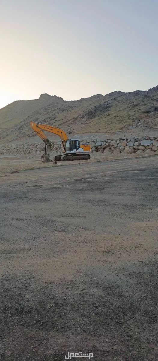 بوكلين للايجار قص اراضي وبنا حجر