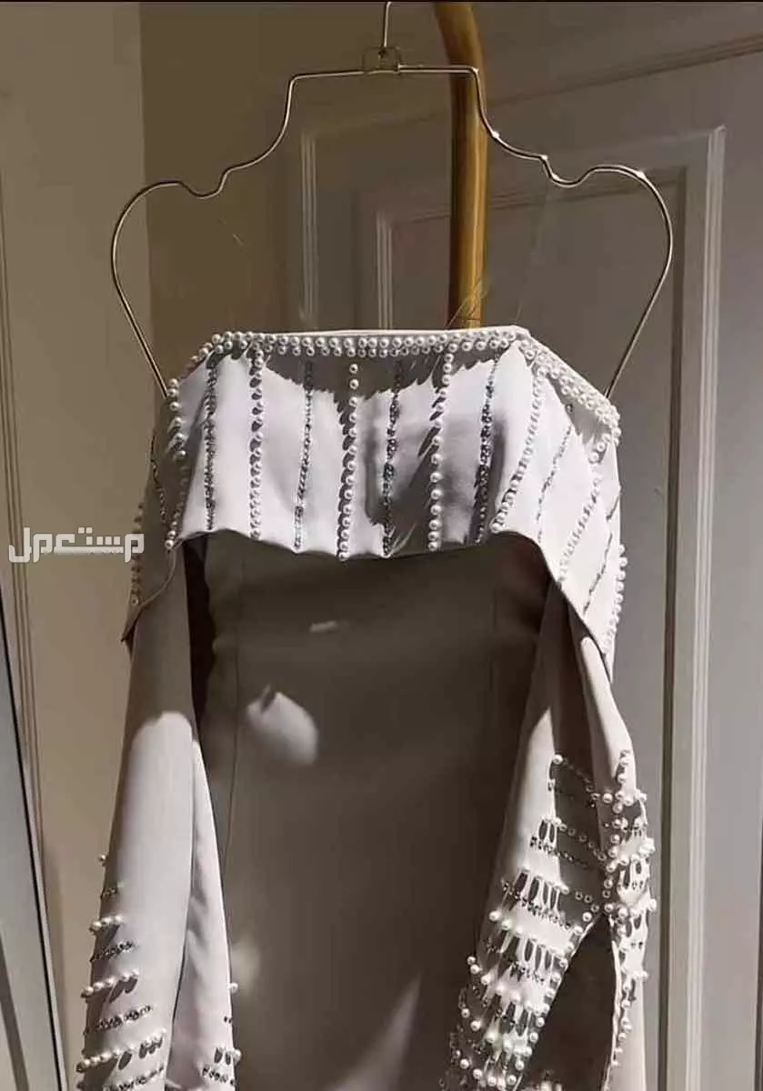 فستان ناعم و انيق  في توصيل جده و مكة المكرمة بسعر 300 ريال سعودي