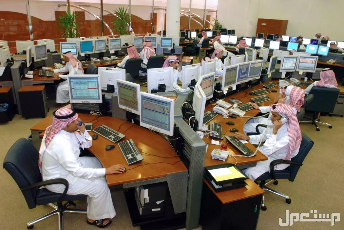 موعد انتهاء إجازة عيد الفطر 2025 وعودة الدوام للموظفين والبنوك موعد عودة الدوام بعد إجازة العيد للموظفين والبنوك