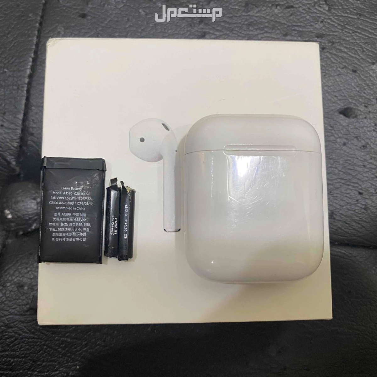 Apple AirPods 2nd Gen سماعات ابل اير بودز الجيل 2 الثاني in Jeddah at a price of 200 SAR