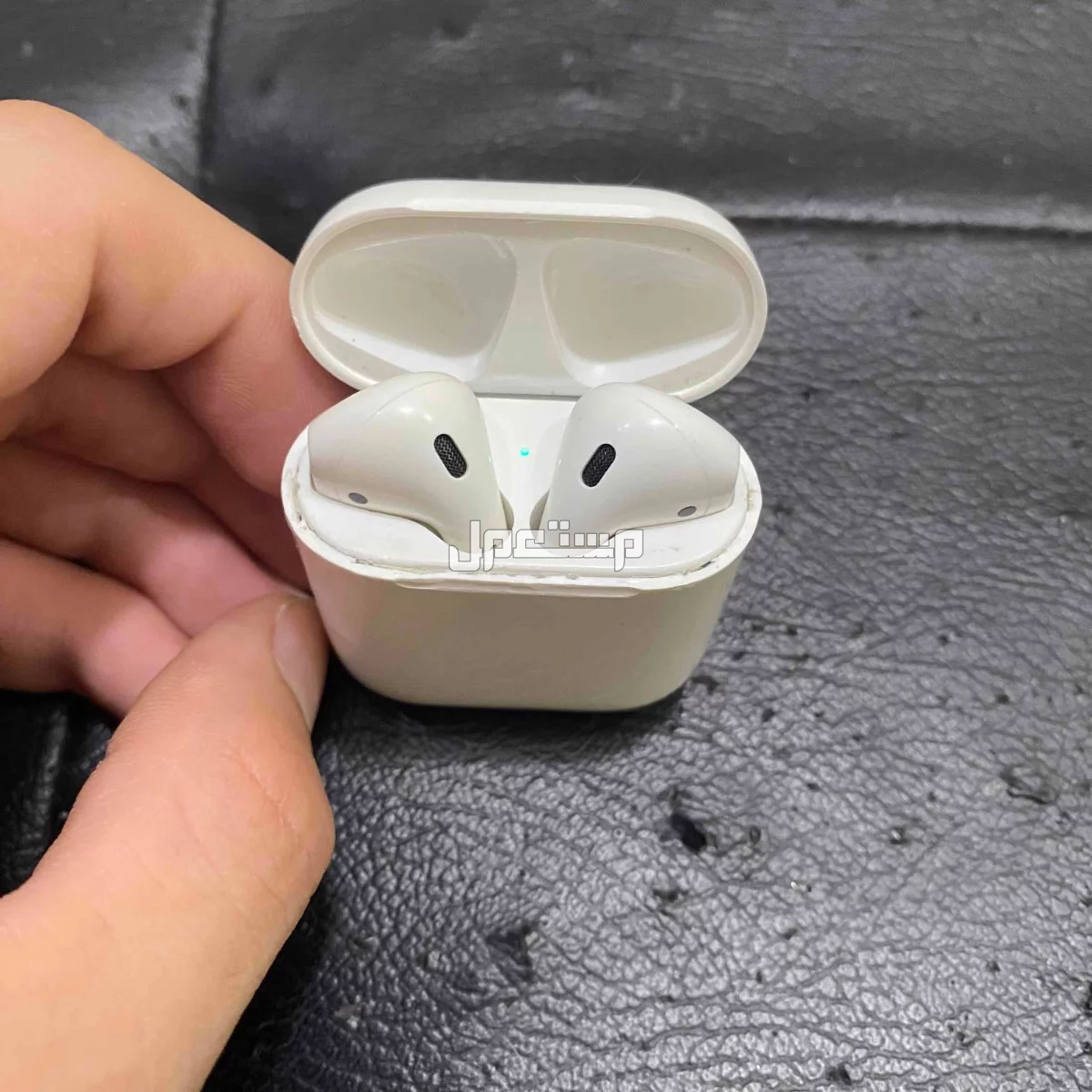 Apple AirPods 2nd Gen سماعات ابل اير بودز الجيل 2 الثاني in Jeddah at a price of 200 SAR