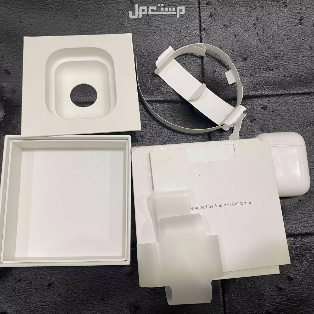 Apple AirPods 2nd Gen سماعات ابل اير بودز الجيل 2 الثاني in Jeddah at a price of 200 SAR