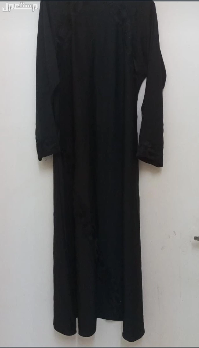 عبايات نظيفه استخدام بسيط شبه جديد للبيع