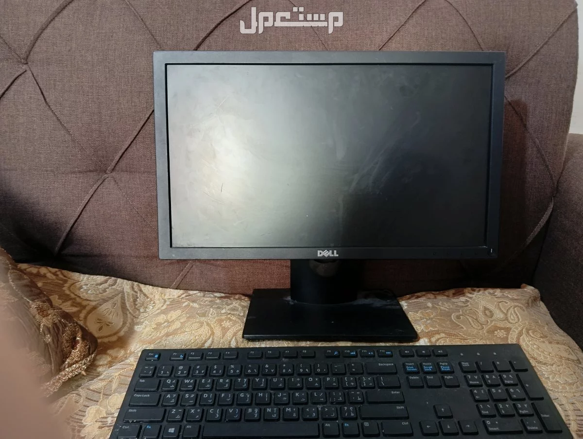 كمبيوتر مكتبي للبيع ديل بحاله ممتازه شغال بس بون ماوس  ماركة ديل في المدينة المنوره