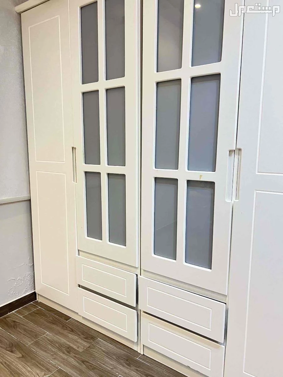 دولاب كبير نظيف وجديد وتسريحه كبيره ب 6 ادراج  في الباحة بسعر 900 ريال سعودي