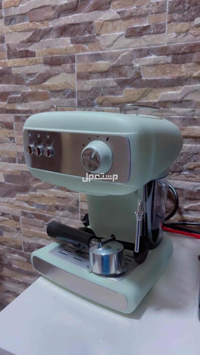 آلة قهوة اسبريسو للبيع .. نظيفة وعملية