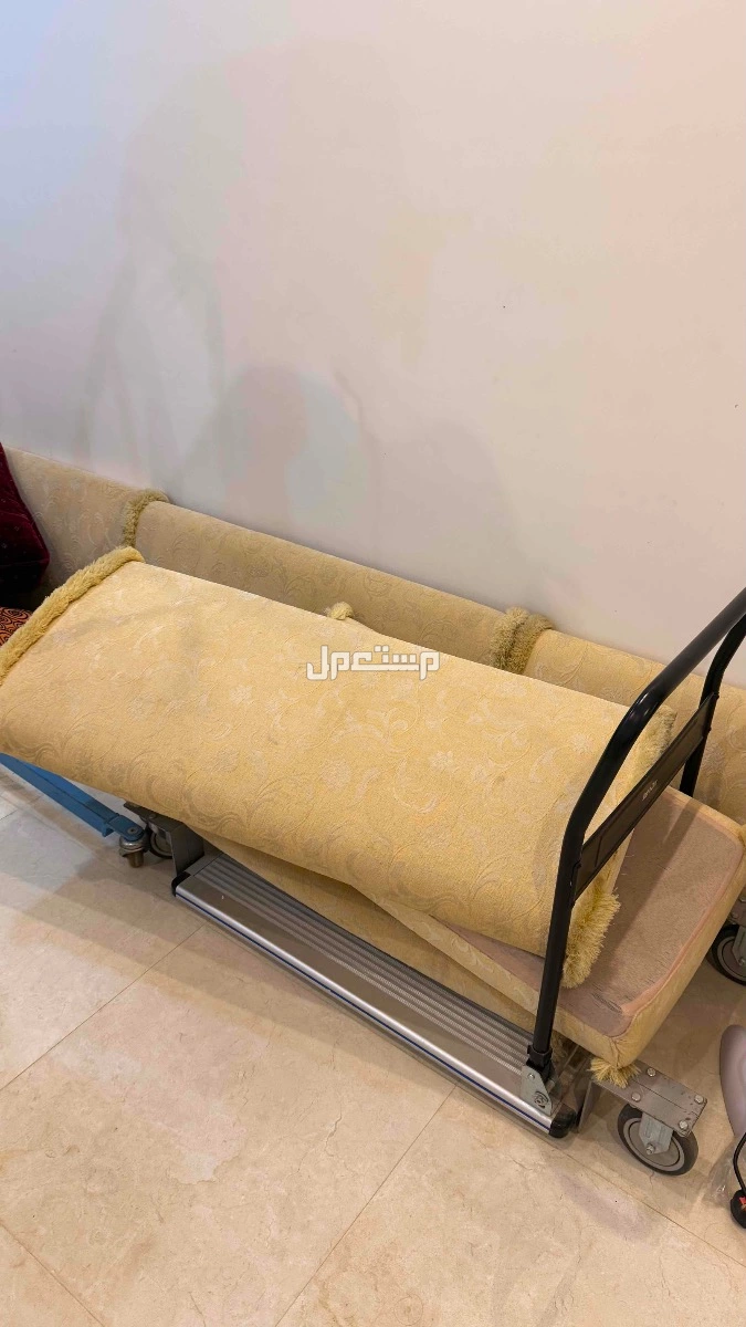 اثاث كنب وغرفه نوم بحي طويق بسعر رخيص