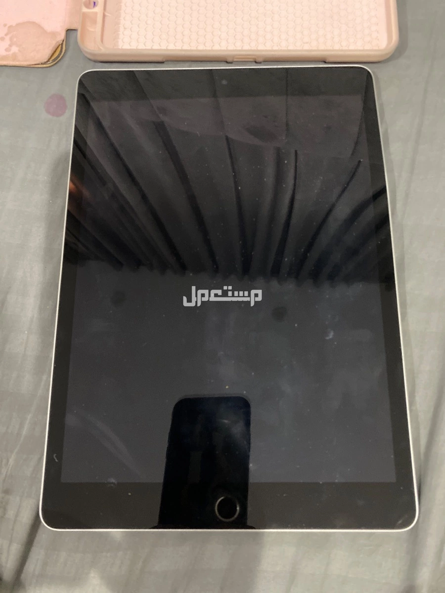 في العلا ايباد الجيل العاشر جديد ونظيف و مده الاستعمال سنة بسعر 700 ريال سعودي ايباد الجيل العاشر جديد ونضيف مده الاستعمال سنه السعر 700