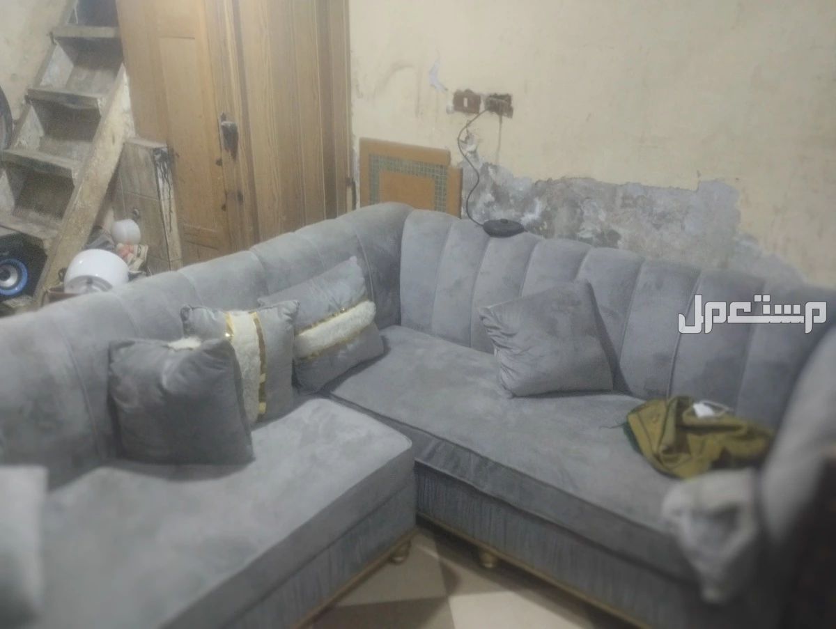 ركنه انتريه صالون بحاله جيده جدا جدا  في الهرم بسعر 5 آلاف جنيه مصري