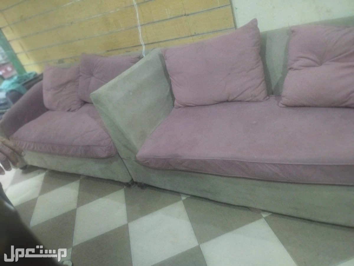 ركنه انتريه صالون بحاله جيده جدا جدا  في الهرم بسعر 5 آلاف جنيه مصري