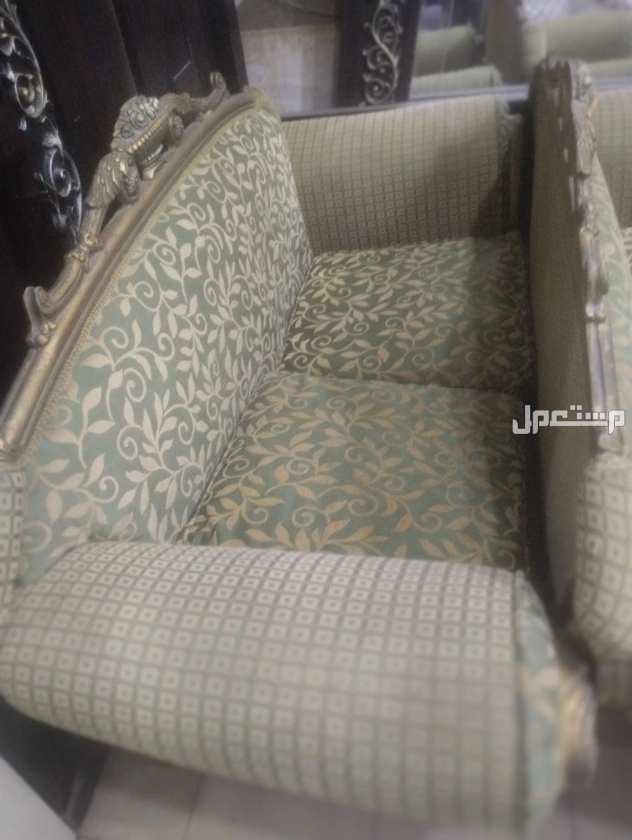 ركنه انتريه صالون بحاله جيده جدا جدا  في الهرم بسعر 5 آلاف جنيه مصري