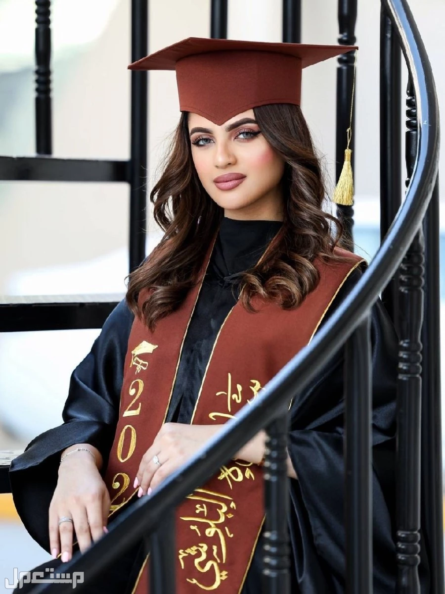 السعر 200ريال سعودي 🌹⭐طقم تخرج🎓  عبايه تخرج تفصيل بجوده عاليه قماش وتفصيل عاليه الجوده   جميع الاشكال متوفره   وشاح تطريز الاسم  حسب الطلب تطريز كمبيوتر عالية الدقه   قبعه تخرج تفصيل    قم