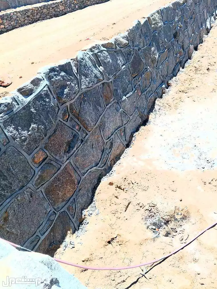 معلم حجر وجميع مقاولات البناء الحجر