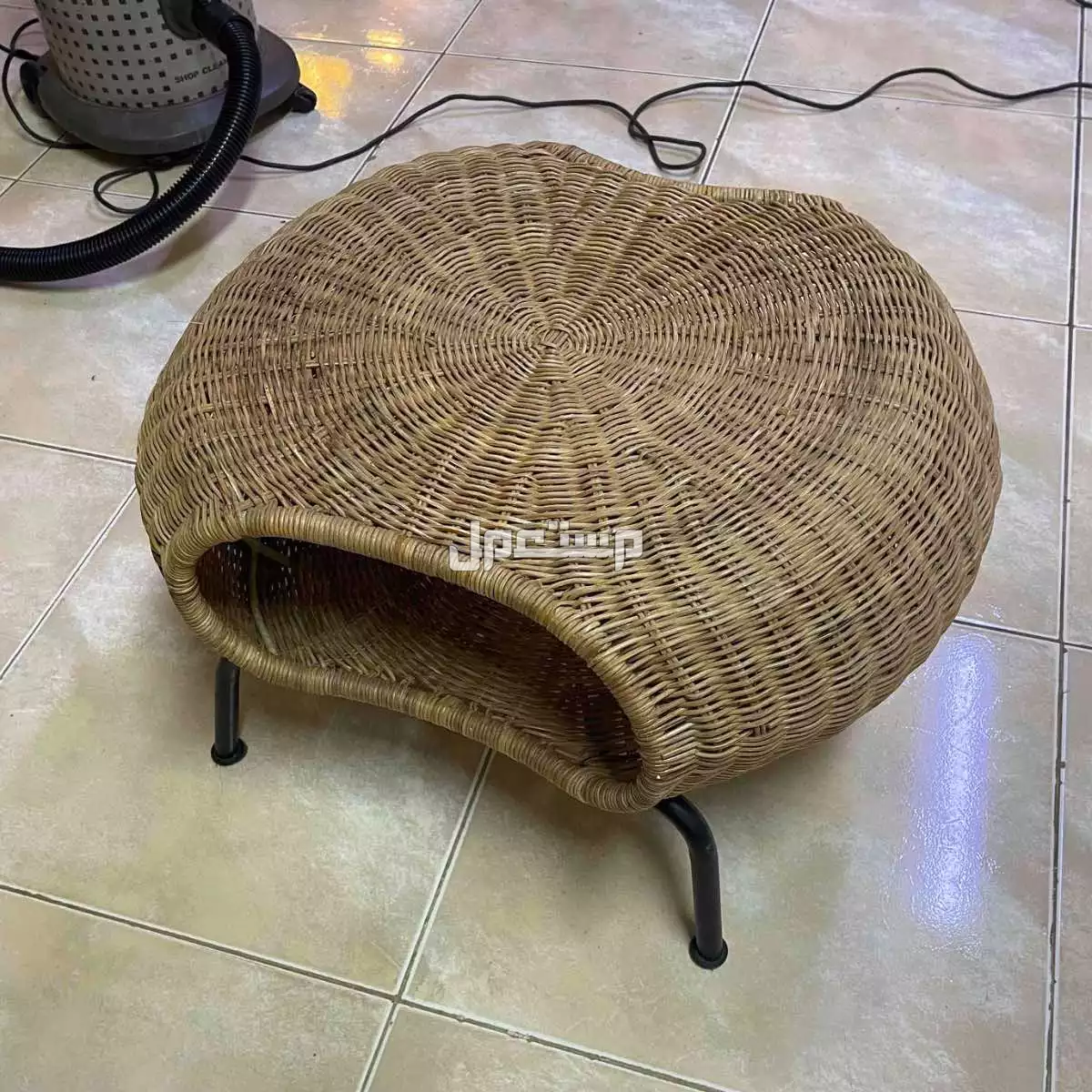 طاولة قش ايكيا ( مستعملة) في الخبر بسعر 100 ريال سعودي