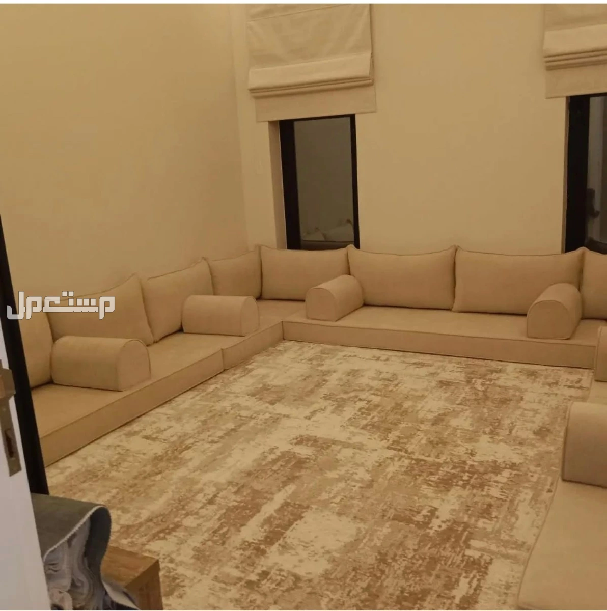 مفروشات الرياض تفصيل جميع انواع الكنب والجلسات الارضي والس