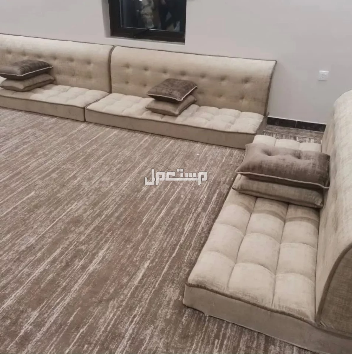 مفروشات الرياض تفصيل جميع انواع الكنب والجلسات الارضي والس
