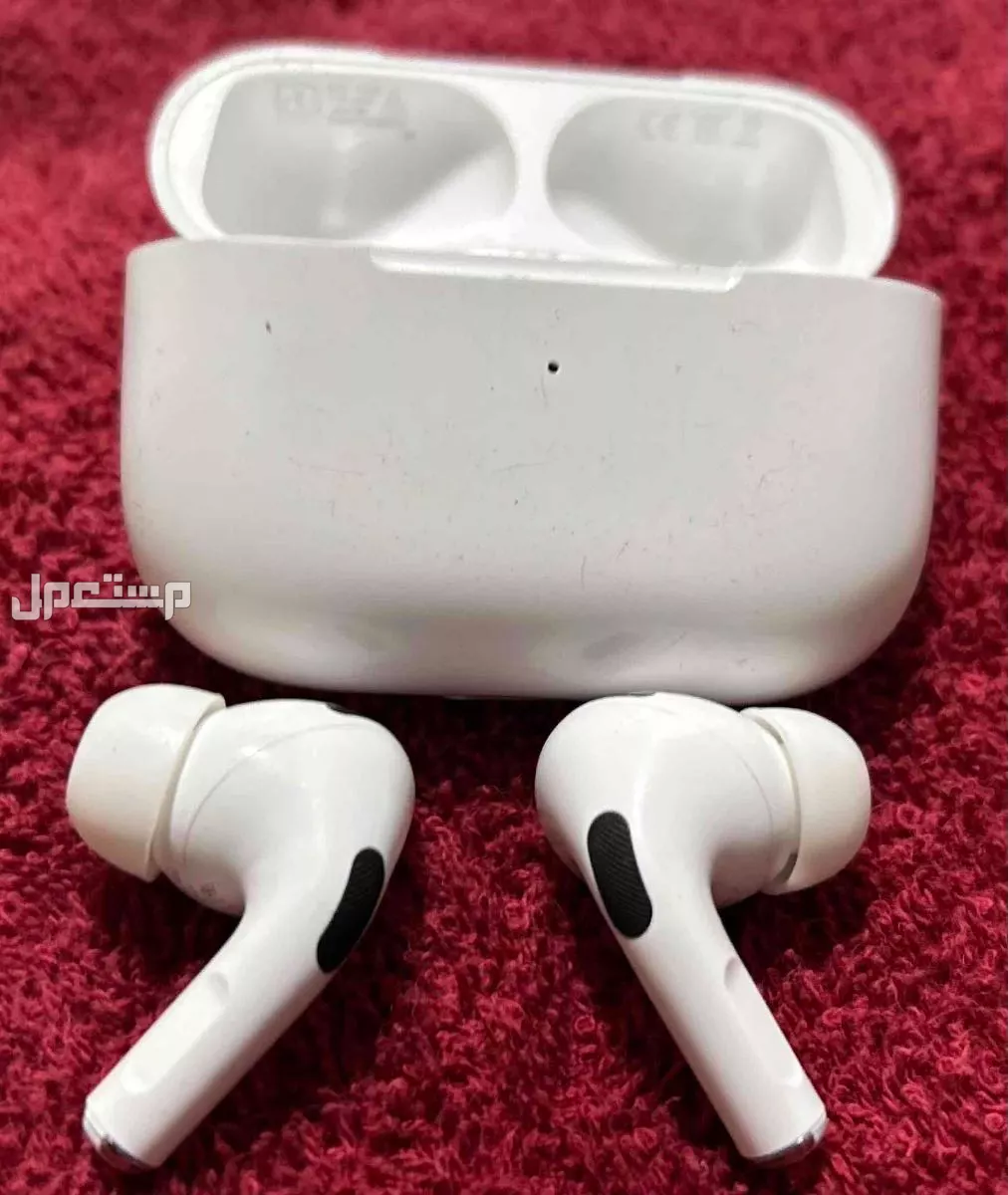 سماعه ابل Airbods pro الاصدار الاخير استعمال شهر  وضمان حتى 2025/8/7