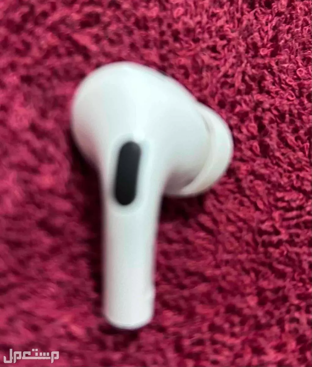 سماعه ابل Airbods pro الاصدار الاخير استعمال شهر  وضمان حتى 2025/8/7