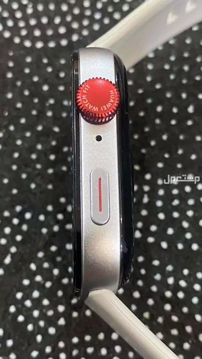 ساعه هواوي واتش فيت 3 نظيفه مع كرتونها في الرياض