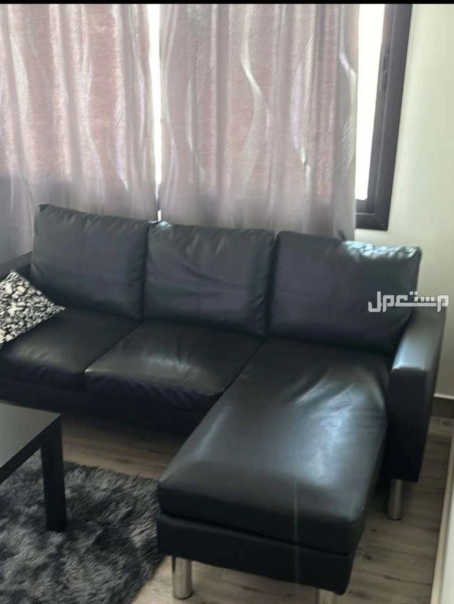 كنب Lshape جلد بحاله ممتازه - الرياض السليمانيه بسعر 700 ريال سعودي