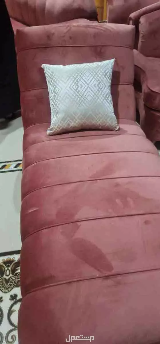 كنب تركي بحاله جيدة جدا 5000 بس